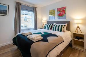 Katil atau katil-katil dalam bilik di 1 Bedroom (+sofa bed) Flat in Ilminster, Somerset