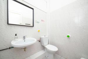 Kúpeľňa v ubytovaní Fabrizzios Terrace Hostel + 29 fotografií