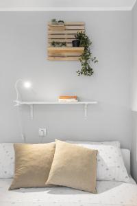 Posteľ alebo postele v izbe v ubytovaní Studio Valkane PRIVATE GARDEN