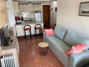 Posedenie v ubytovaní High-Floor Bright Apartment with Sea Views + 13 fotografií