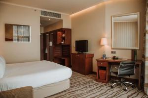 Postel nebo postele na pokoji v ubytování DoubleTree by Hilton Bratislava