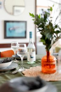 Malua Bay Beachfront - Pet and EV Friendly的酒水