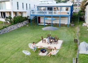 Malua Bay Beachfront - Pet and EV Friendly外面的花园