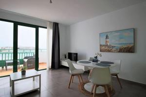 Χώρος καθιστικού στο Cucharas Playa terrace sea views