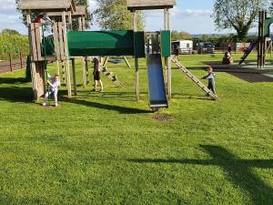 Imagen de la galería de 22 Washbrook Way, en Ashbourne