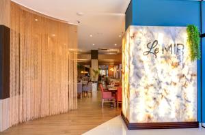 Um restaurante ou outro lugar para comer em DoubleTree by Hilton - Resort - Foz do Iguaçu
