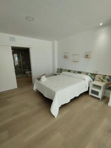 Imagen de la galería de Apartamentos y estudios EL CENTRO, en Vargas