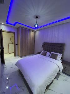 Een bed of bedden in een kamer bij Appartement Wow