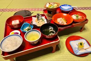 Mad på ryokanen eller i nærheden