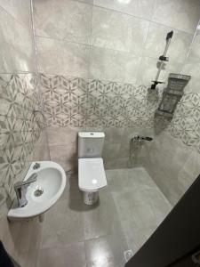 A bathroom at ÇAKIRLI
