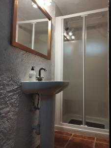 Kúpeľňa v ubytovaní Casa Rural Cueva El Sauce + 23 fotografií