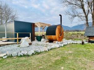 Giardino di Tiny House with Mountain Views