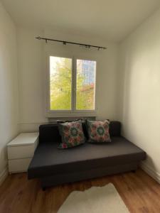 Część wypoczynkowa w obiekcie Studio paisible Paris 20