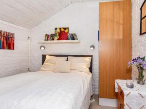 Postel nebo postele na pokoji v ubytování Holiday home Hurup Thy XXI