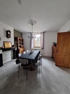 Foto dalla galleria di La cense du vieux frêne a Sainte-Ode