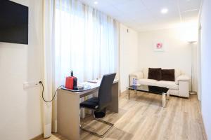 Televisyen dan/atau pusat hiburan di Smart Hotel Kreisel --Self check-In