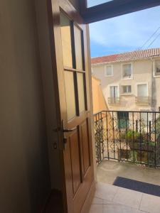 Balkón nebo terasa v ubytování Comfortable Gite (3) in attractive Languedoc village