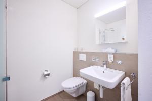 Bilik mandi di Smart Hotel Kreisel --Self check-In