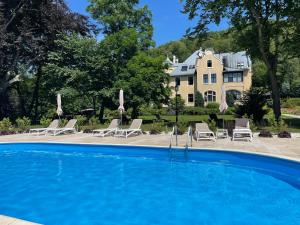 Bazén v ubytování Villa Elise Park Pension nebo v jeho okolí