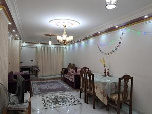 A seating area at شقة مميزة جدا في قلب العاصمة قريبة من جميع الأماكن والخدمات
