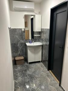 A bathroom at Pansion Kipovi