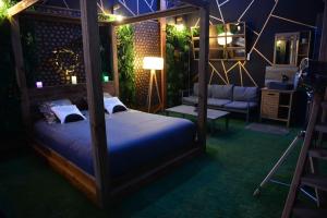 Giường trong phòng chung tại Suite Luxure : Nîmes, France