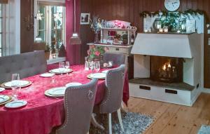 Φωτογραφία από το άλμπουμ του 4 Bedroom Beautiful Home In Kolvereid σε Kolvereid