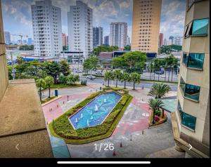 vista sulla piscina di una città di Flat SP no Hotel Wyndham Ibirapuera - Moema a San Paolo