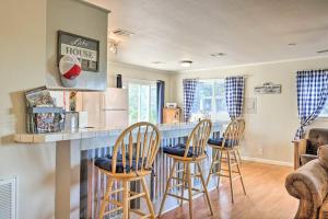 Gallery image of 3plus Day Discount Pet Friendly BBQ Grille Sleeps 6 in Canyon Lake +23 photos