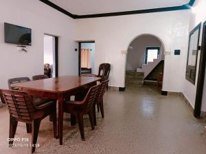 TV/trung tâm giải trí tại Streaming Valley Independent Coffee Estate Stay