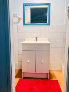 Vonios kambarys apgyvendinimo įstaigoje Penrith Relaxing Beauty 3BR Entire House Sleep 8