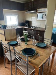 Kuchyň nebo kuchyňský kout v ubytování Luxe Stacaravan Albatros - 51 + 14 fotografií