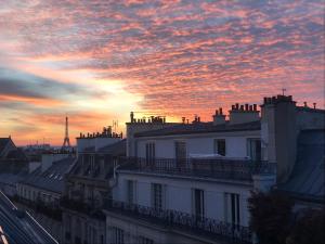 Foto dalla galleria di Loft avec vue sur Tour Eiffel a Parigi