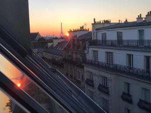 Fotografia z galérie ubytovania Loft avec vue sur Tour Eiffel v Paríži