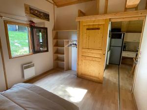 Kuchyň nebo kuchyňský kout v ubytování Camping Les Etoiles
