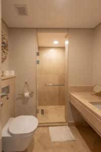 Vannituba majutusasutuses Mangroovy - Spacious Boho 2 BR Pool view
