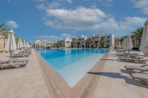 Bassein majutusasutuses Mangroovy - Spacious Boho 2 BR Pool view või selle lähedal