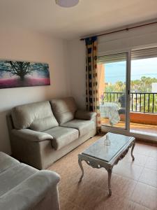 Część wypoczynkowa w obiekcie Apartamento Roquetas playa con WIFI