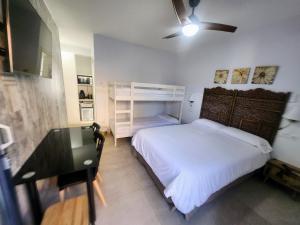 Afbeelding uit fotogalerij van Alojamiento Playa de Covachos 2 in Soto de la Marina +18 foto's