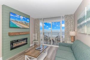 Χώρος καθιστικού στο Stunning Double Unit Condo-Both Newly Renovated with Spectacular Views- Atlantica 451/452