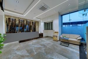 Posezení v ubytování Comfort Inn Sapphire Chandkheda, Ahmedabad