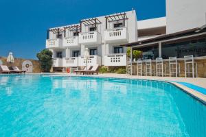 Bazén v ubytování Arkasa Bay Hotel nebo v jeho okolí