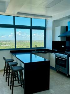 Nhà bếp/bếp nhỏ tại Juan Dolio, Beach Access 2 BR Apt Salitre Tower front of Club Hemingway