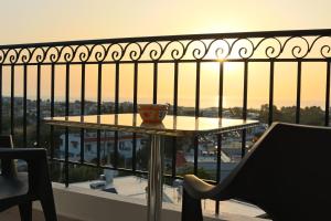 Ein Balkon oder eine Terrasse in der Unterkunft Planet View