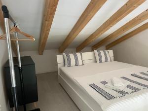 Postel nebo postele na pokoji v ubytování VisitAylinVis + 37 fotografií