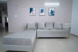 Χώρος καθιστικού στο Chez Moi - 2BHK, Near US Embassy, Gachibowli