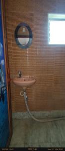 Phòng tắm tại India Tours only Ekanta Apan