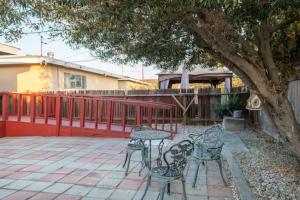 Afbeelding uit fotogalerij van Spacious 3BR/2BA Near LAX and SoFi Stadium in Hawthorne