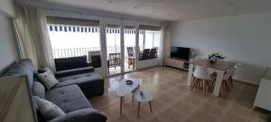 TV a/nebo společenská místnost v ubytování Apartamento Acantilados vistas Mar