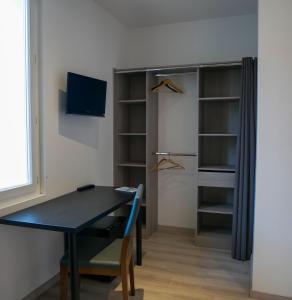 Gallery image of LE CENTRAL HOTEL BAR RESTAURANT in Balaruc-les-Bains